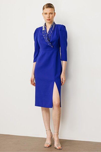 Moda İlgi Modailgi Yakası Taş İşlemeli Önden Yırtmaçlı Truvakar Kol Midiboy Elbise Saks