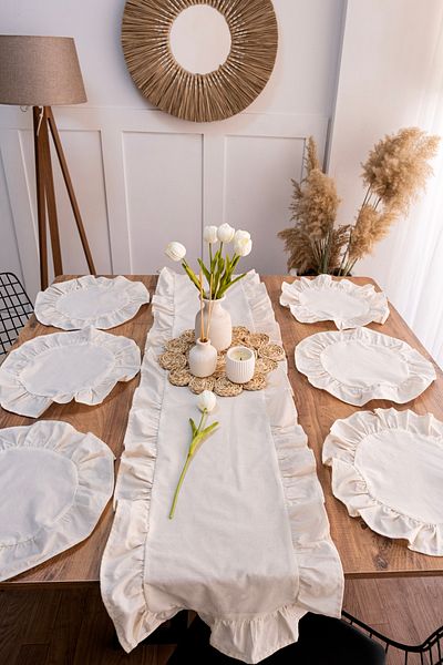 Morlay 7 Piece Ruffle Tableware Presentation Set 6 Pieces of American Service Plates + 1 Piece Ruffle Runner - 40X150 cm