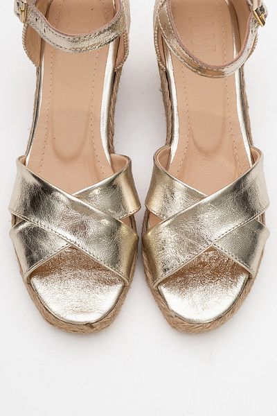LuviShoes Sandale cu toc cu pană pentru femei MİRİA din piele naturală aurie