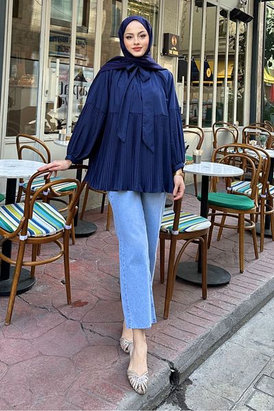Ovn. Missy Pleated Shirt - Navy Blue