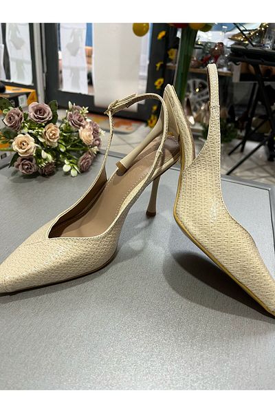 BYSLÇ SHOES Cream Natural Raised Pattern, Open Heel, 8.5 cm Drop Heel 13 Pont Style Owner's Shoes
