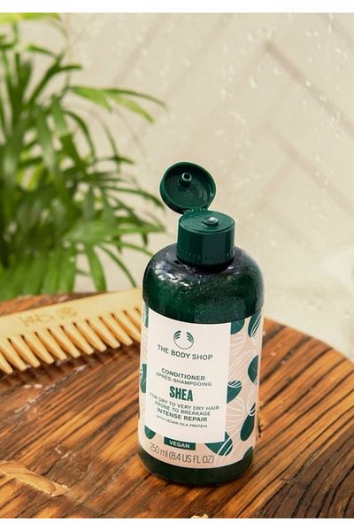 THE BODY SHOP HAIR CONDITIONER WITH SHEA 250 ML