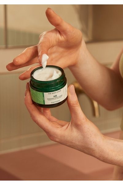 THE BODY SHOP CREMA CALMANTA DE NOAPTE PENTRU TEN ALOE 50 ML