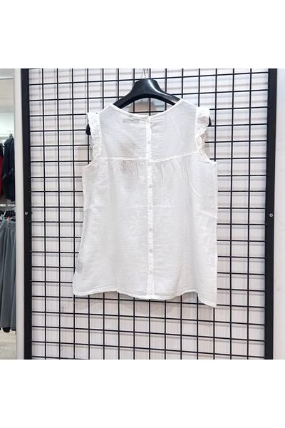 Butik Şans Embroidery Detailed Back Buttoned Zero Sleeve Blouse