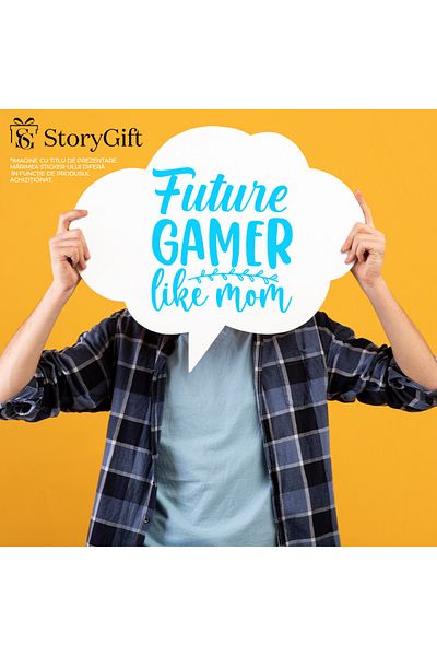 StoryGift Romania Sticker Exterior cu textul in engleza "Future gamer like mom" - viitor jucator pe calculat