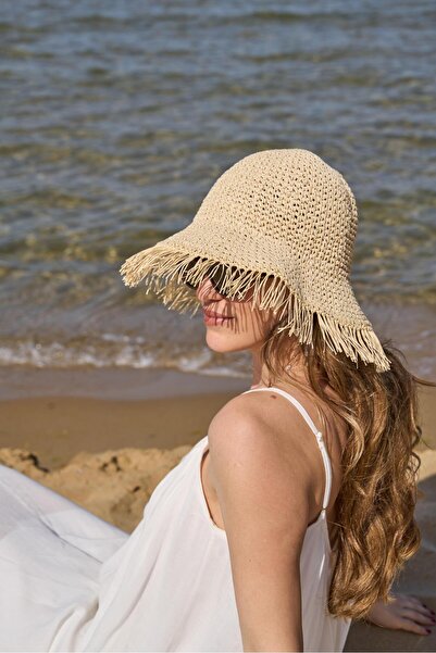 Tina İstanbul El Örgüsü Saçaklı Hasır Şapka Bej