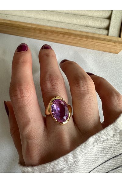 ringbox خاتم ذهبي بيضاوي من الحجر الأرجواني