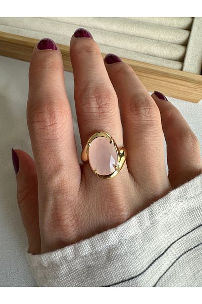 ringbox Oval Gold Ring with Pink Stone
