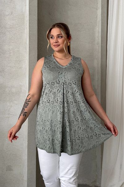 Stil Diva Plus Size V-Neck Zero Sleeve Lace Detail Unlined Blouse 302964