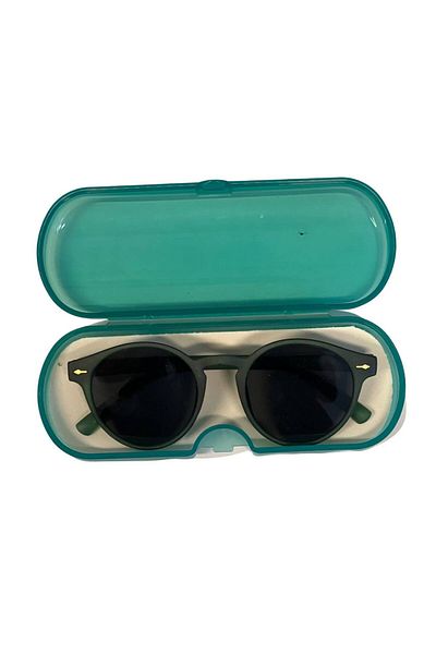 Fitzherbert Kids Sunglasses and Box Unisex