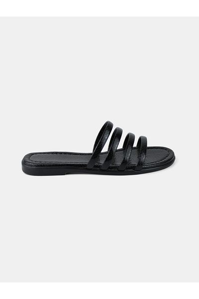 MAGGIO Women's Black Slippers