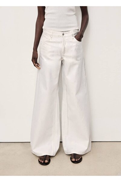 MANGO Woman Παντελόνι τζιν με μεταλλική επιφάνεια