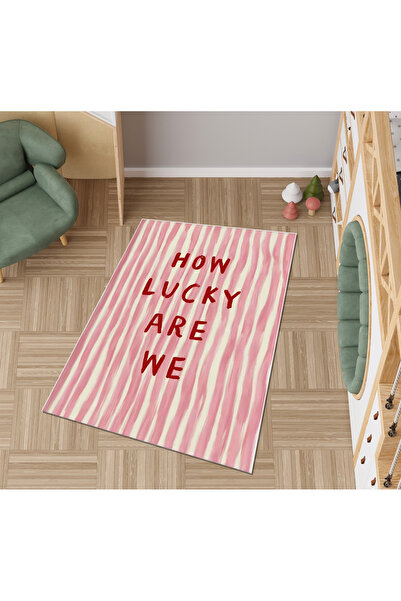 Rugs Modern Halı Alya Koleksiyonu Pembe Asimetrik Çizgiler ve Kırmızı Yazı De...