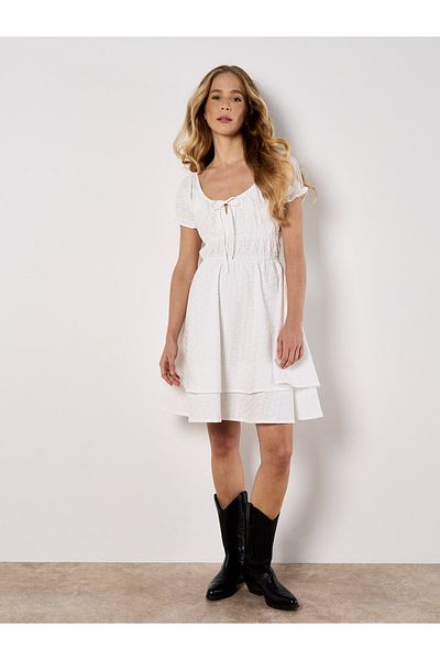 Apricot Gestuftes Minikleid Mit Ösenstickerei