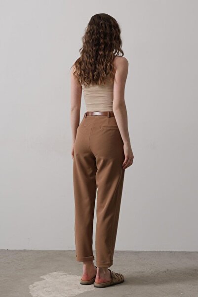 buğrahayalin Belted Carrot Trousers - Tan