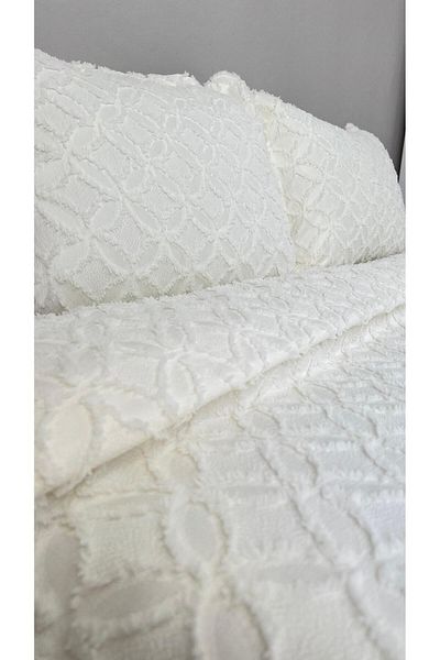 lusso stile Luzia Double Bedspread 250X260 and 2 Pillowcases