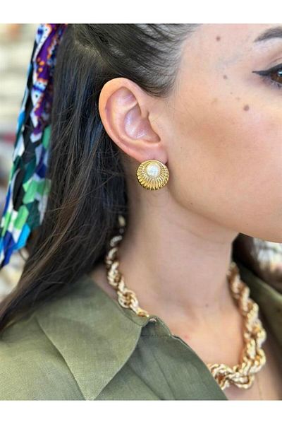 MR RZN STORE Pearl Earrings - Gold