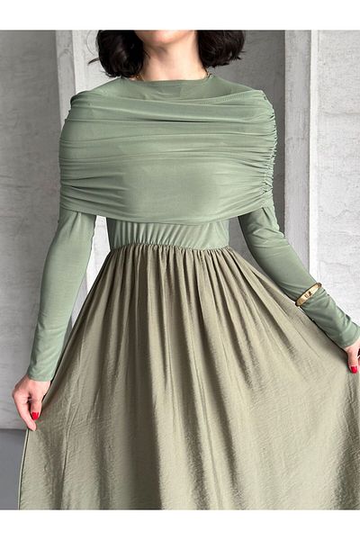MEECY MNK MODELL GROSSE SCHÜRZE GERAFFTES TROCKENES KLEID