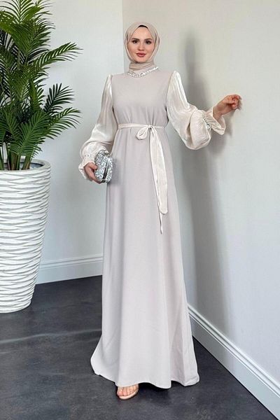 MERVEN AKYÜZ Βραδινό φόρεμα με κεντημένη πέτρα Anna Neck and Sleeve Baguette Stone