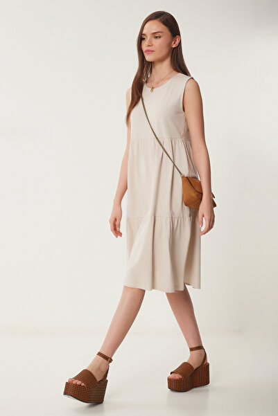 Happiness İstanbul Dámské krémové základní letní pletené šaty bez rukávů CR00479
