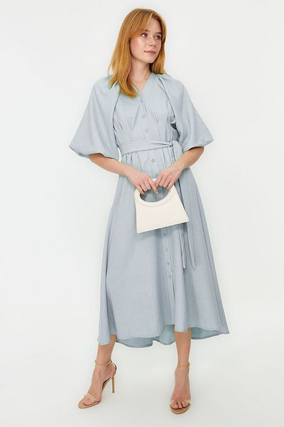 Trendyol Modest Φόρεμα υφαντό πουκάμισο με μπλε ζώνη με μισό μπαλόνι λινό εμφάνιση TCTSS24EB00014