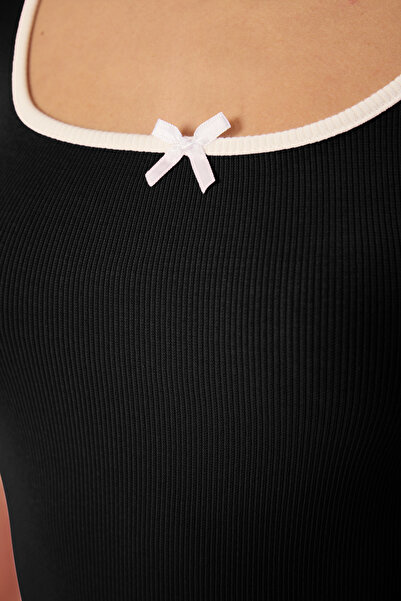 Trendyol Collection Black Bow Contrast Bias Detail Fitted/Fitted Ribbed Esenk Knitted Blouse Twoss25Bz00047
