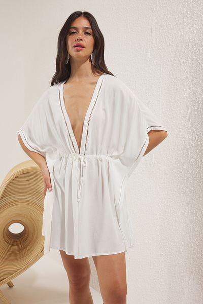 Trendyol Collection Ecru Mini bestickter, gewebter Strand-Kimono – Kaftan TBESS25KM00013