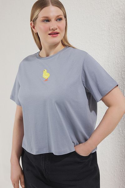 Trendyol Curve Γκρι λαιμόκοψη με κέντημα Crop Top Plus Size