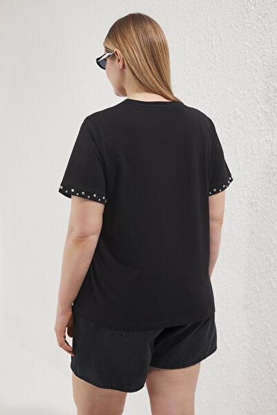 Trendyol Curve Black Stone Accessory Detailed Regular Fit Knitted T-Shirt