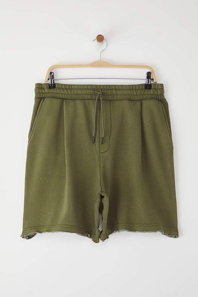 Trendyol Collection Grüne Oversize Stitching Demand Shorts & Bermuda TMNSS25SR00057