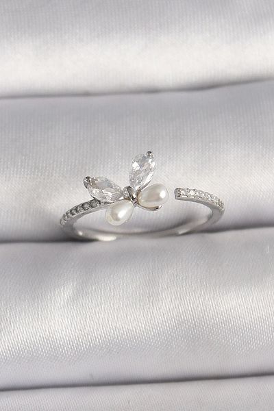Clariss Brass Silver Color Zircon Stone Butterfly Model Pearl Detailed Adjustable Ring