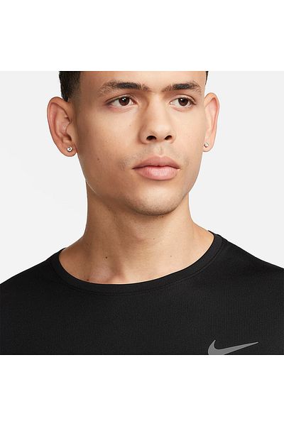 Nike Ανδρικό μπλουζάκι με λαιμόκοψη μονόχρωμο DV9315-010 M NK DF UV MILER SS