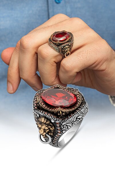 ALYANSEVİM Aslan Başı Kapı Tokmak Modeli Kırmızı Taşlı 925 Gümüş Yüzük