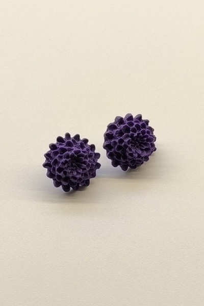 thecolourfully أقراط أقحوان - بنفسجي (طين بوليمر - أقراط أظافر، صناعة يدوية)