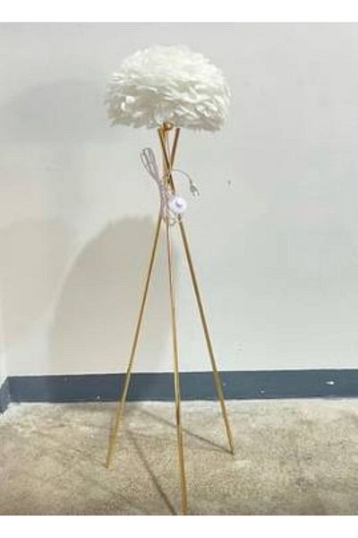 Generica White feather lighting stand