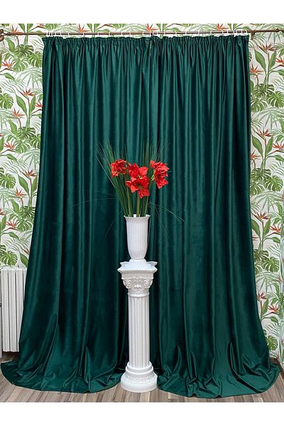 Liz Line Set of two velvet curtains, with drapery, various sizes and colors, from the "Velvet" range by Liz Line