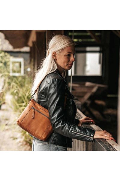 The Chesterfield Brand Women's genuine leather bag, The Chesterfield Brand, Faro, hand and shoulder bag
