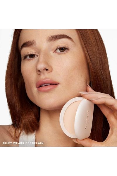 Rare Beauty by Selena Gomez True to Myself Tinted Pressed Talc-Free Finishing Powder Porcelain -8g
