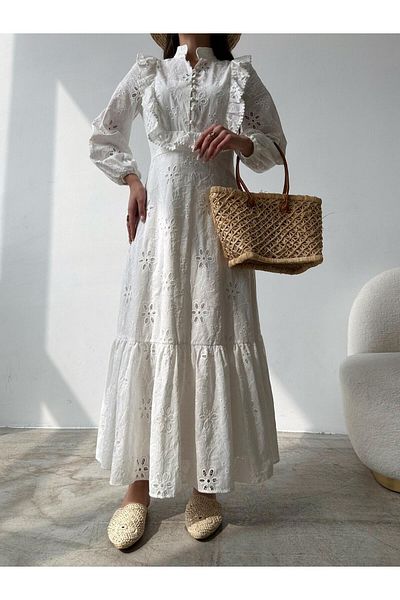 Swan Woman Rochie cu volane brodate