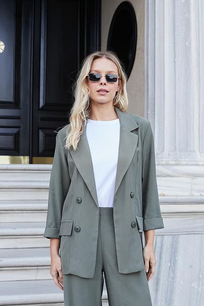Jument Jachetă de damă, cu textura mătăsoasă, din țesătură modal, cu guler, cu clapă de buzunar, oversize, largi, kaki
