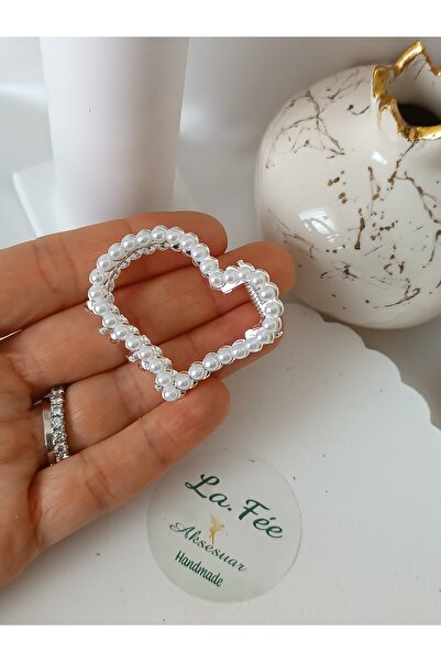 La fee aksesuar مشبك شعر نسائي فضي اللون بإبزيم على شكل قلب وتفاصيل لؤلؤية وم...