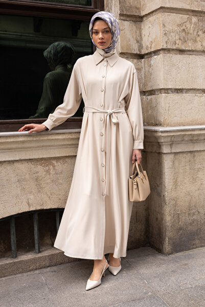 Setrms Kuşaklı Düğmeli Pilikaşe Detaylı Elbise