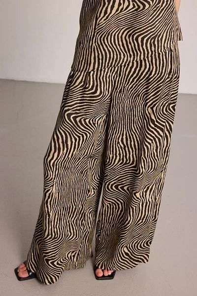Gusto Zebra Patterned Wide Leg Trousers - Black