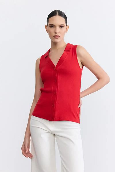Gusto Polo Neck Cotton Camisole Buttoned Blouse - Red