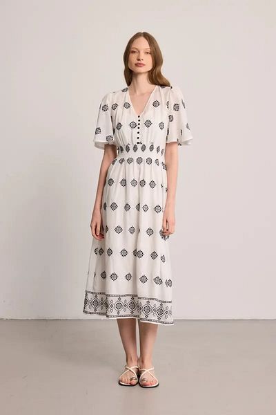 Gusto V-Neck Embroidered Cotton Long Dress - White