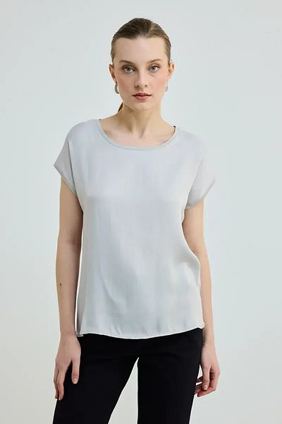 Gusto Tricou din satin cu gât rotund - Piatră
