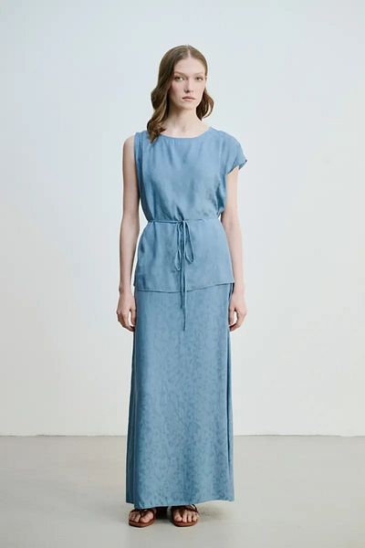 Gusto Bluză cu curea cu model jacquard - albastru