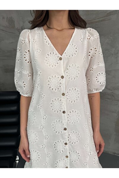 Elif Özbey Butik Beyaz Boydan Düğmeli Fisto Elbise