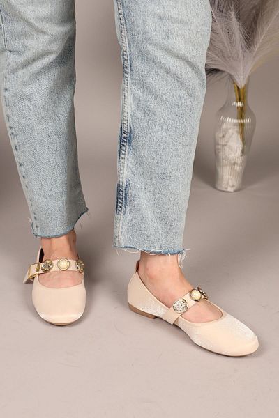 Birikon Ballerina Ten with Owo Gold Accessories