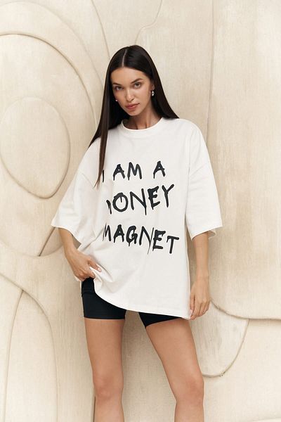MAİ COLLECTİON Bílé oversize tričko s magnetem na peníze